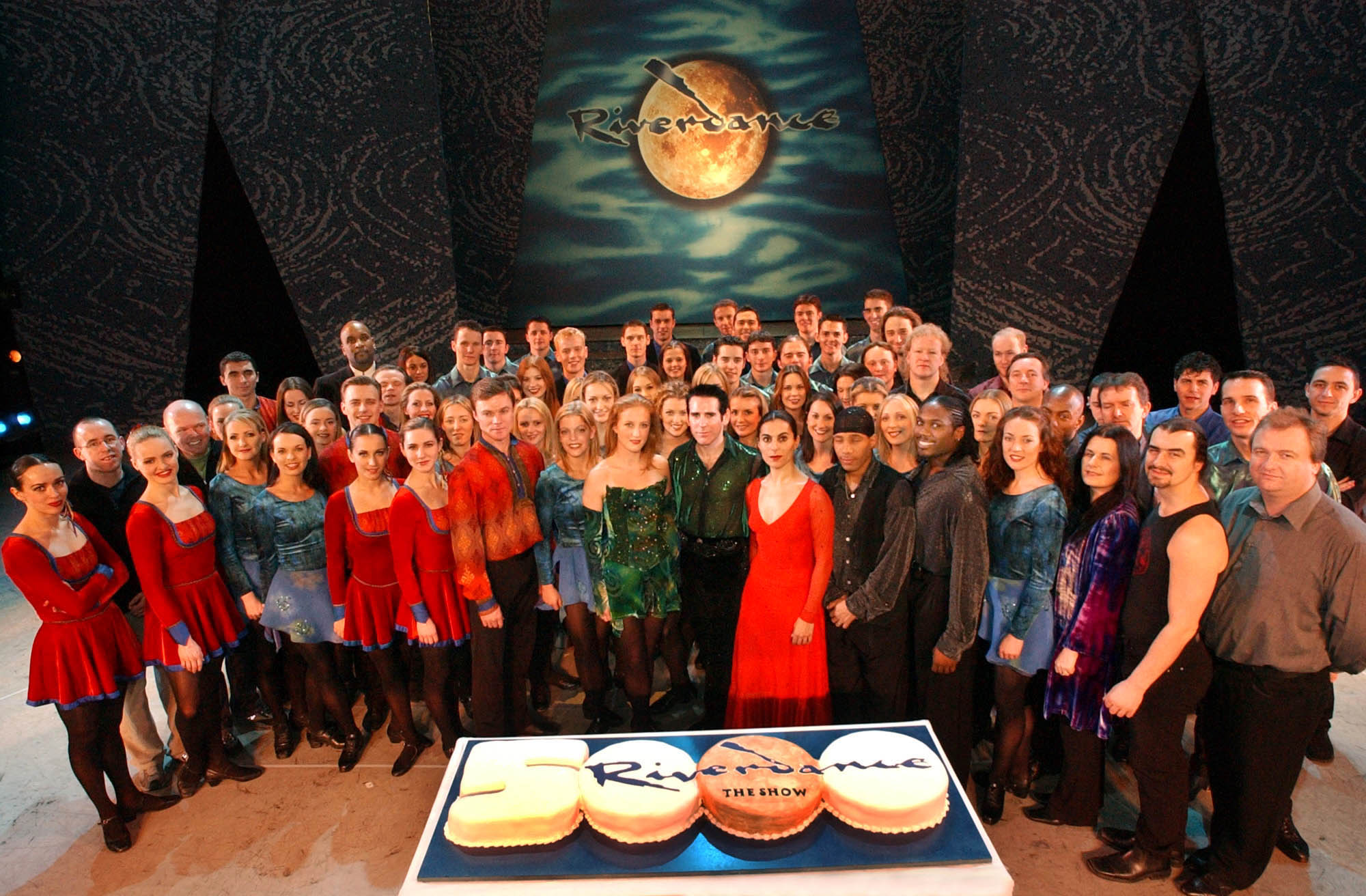 The cast and crew mark the 5000th performance in Edinburgh in March 2002